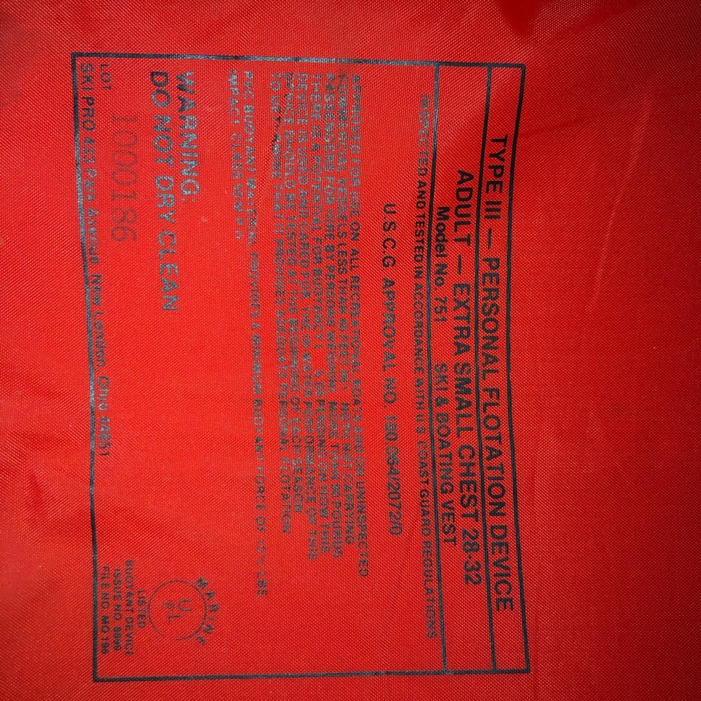 Life jacket - Picture 3 of 3
